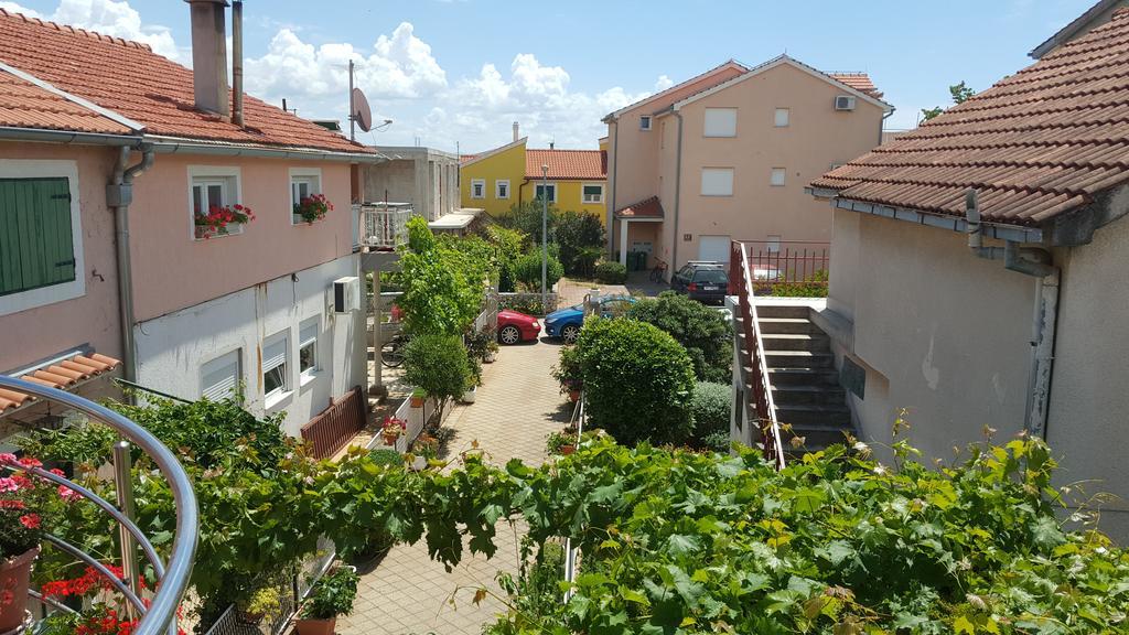 Apartments Sanda Tribunj Tribalj Exterior foto